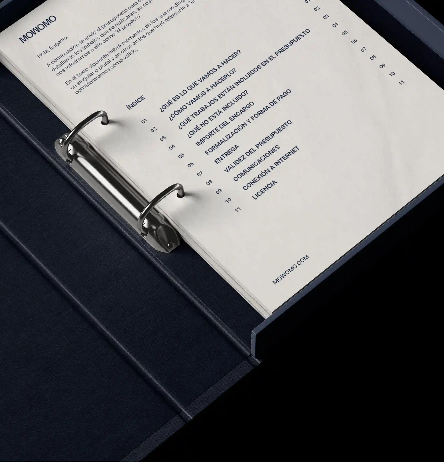 Folder de anillas con documentos corporativos